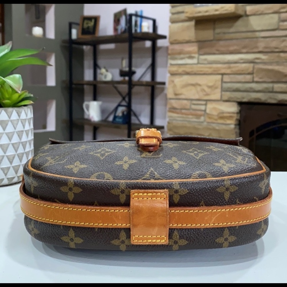 Authentic Lv - image 7